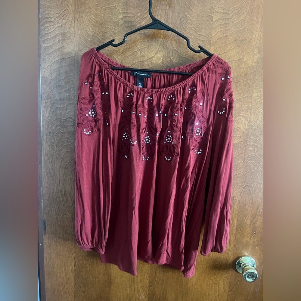 Long sleeve detailed top